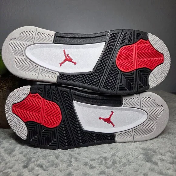 New in Box!!! Nike Air Jordan 4 Retro Cement (PS) - White, Red, Black - Size: 2Y - Picture 8 of 11